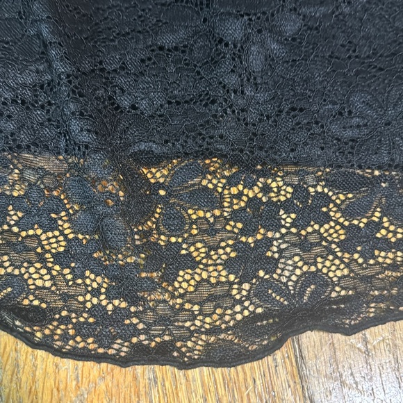 Black lace midi skirt medium - Picture 4 of 4